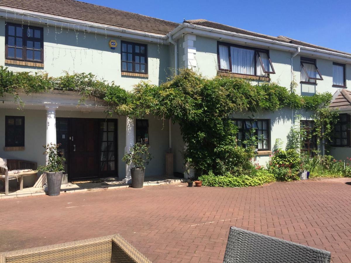 Parc Lodge Guesthouse Bridgend  Buitenkant foto