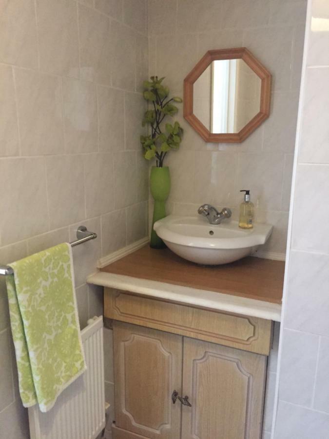 Parc Lodge Guesthouse Bridgend  Buitenkant foto